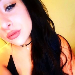 Meet your Posher, Brittney