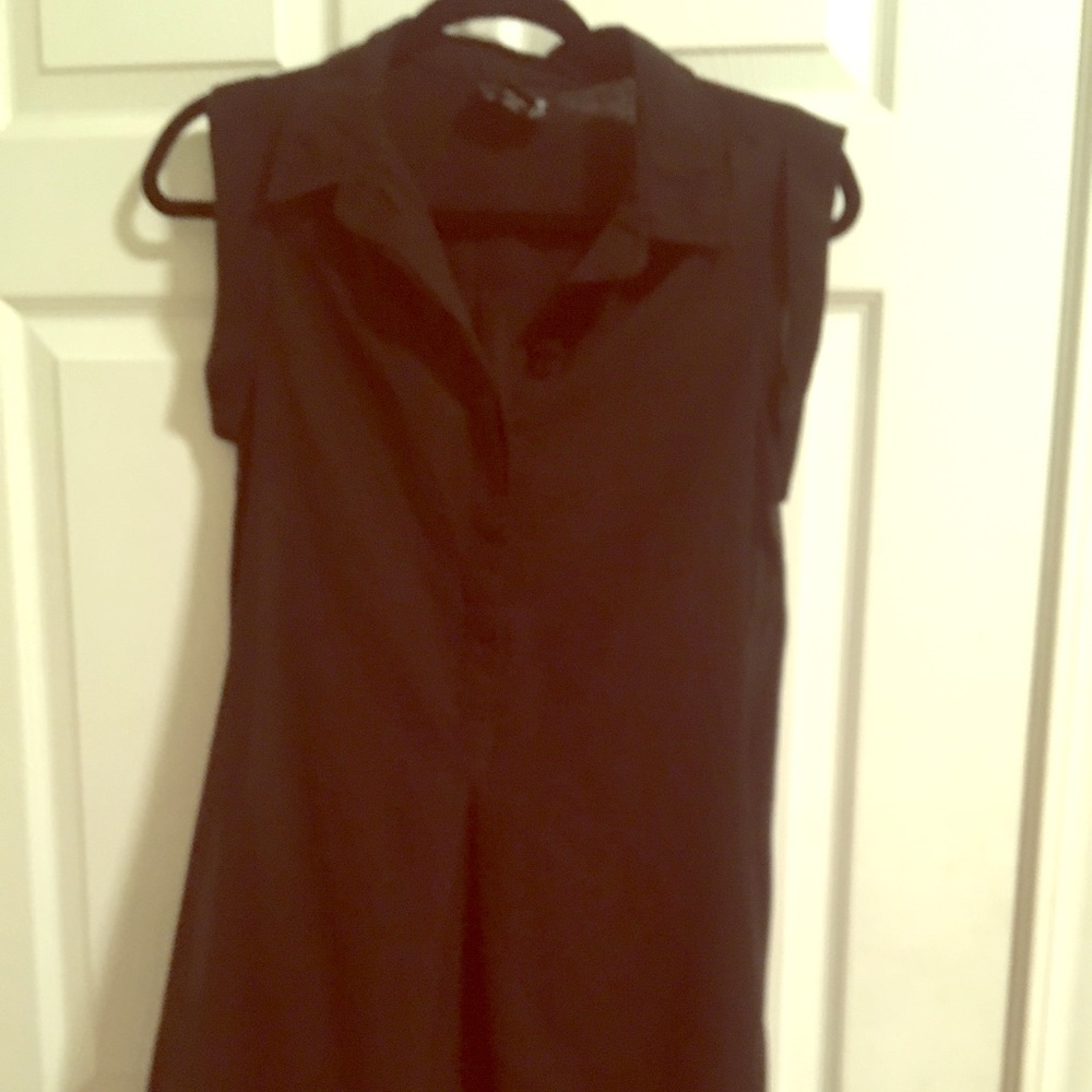 Medium long shirt. Perfect for fall 🍂