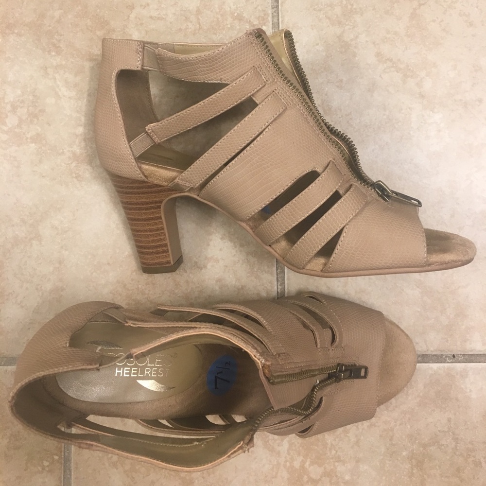 Tan heels with zipper