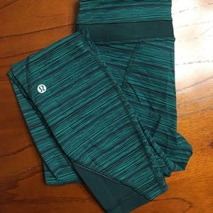Lululemon Inspire tight II green/blue size 4