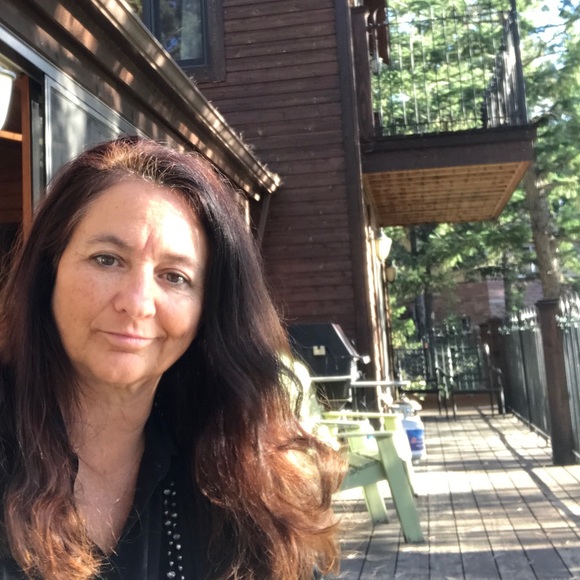 Meet your Posher, Leona - Picture 2 of 2