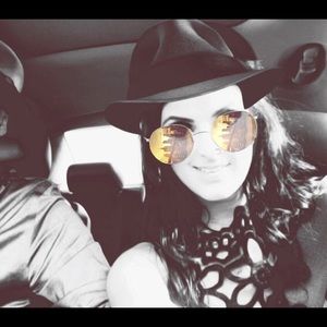 Meet your Posher, Sonia