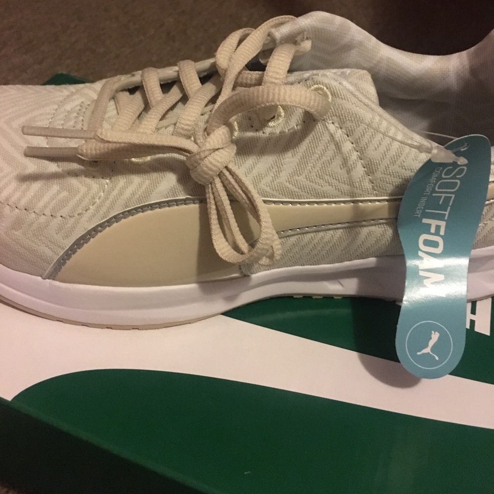 Women’s Size. 6.5 Cream Puma Sneakers , BRAND NEW