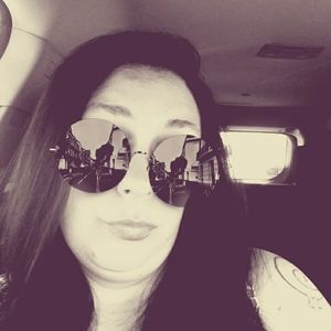 Meet your Posher, Alicia