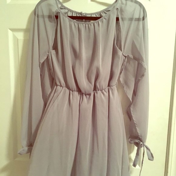 Flows dress - Picture 1 of 2