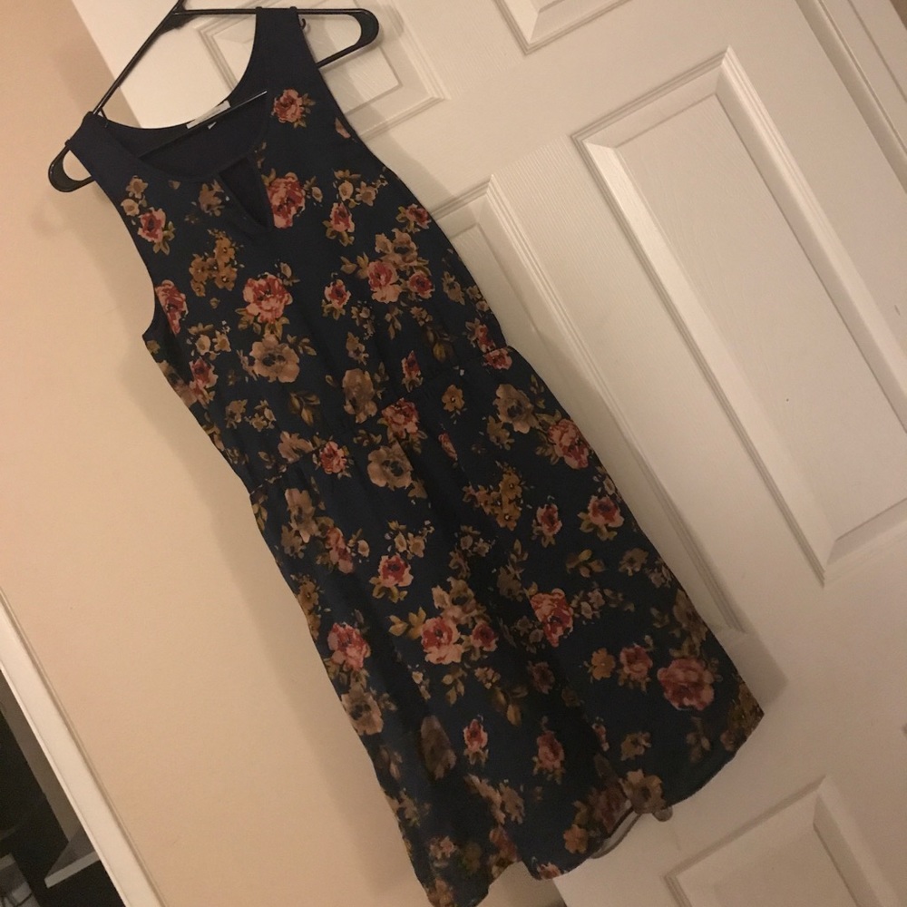 41 hawthorn navy floral dress