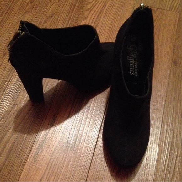 Boots - Picture 1 of 4