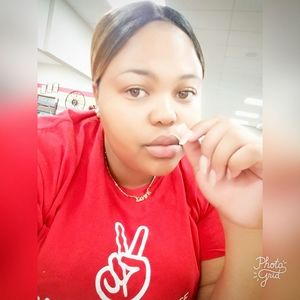 Meet your Posher, Kendra