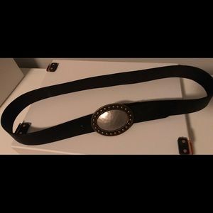 Fossil Black Leather Belt - Oval Medallion Buckle Fossil Black Leather Belt - Oval Medallion Buckle