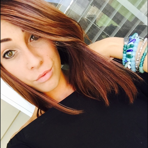 Meet your Posher, Tiffany - Picture 1 of 1