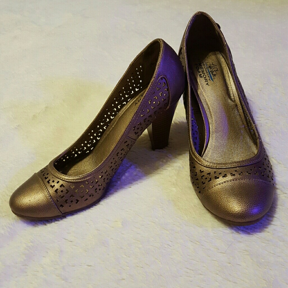 Bronze Life Stride Memory Foam Velocity Heels