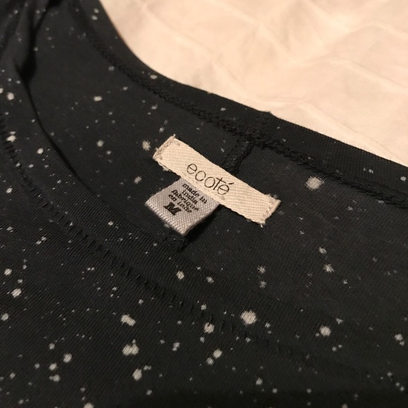 Ecoté shirt from Urban Outfitters! - Picture 3 of 4