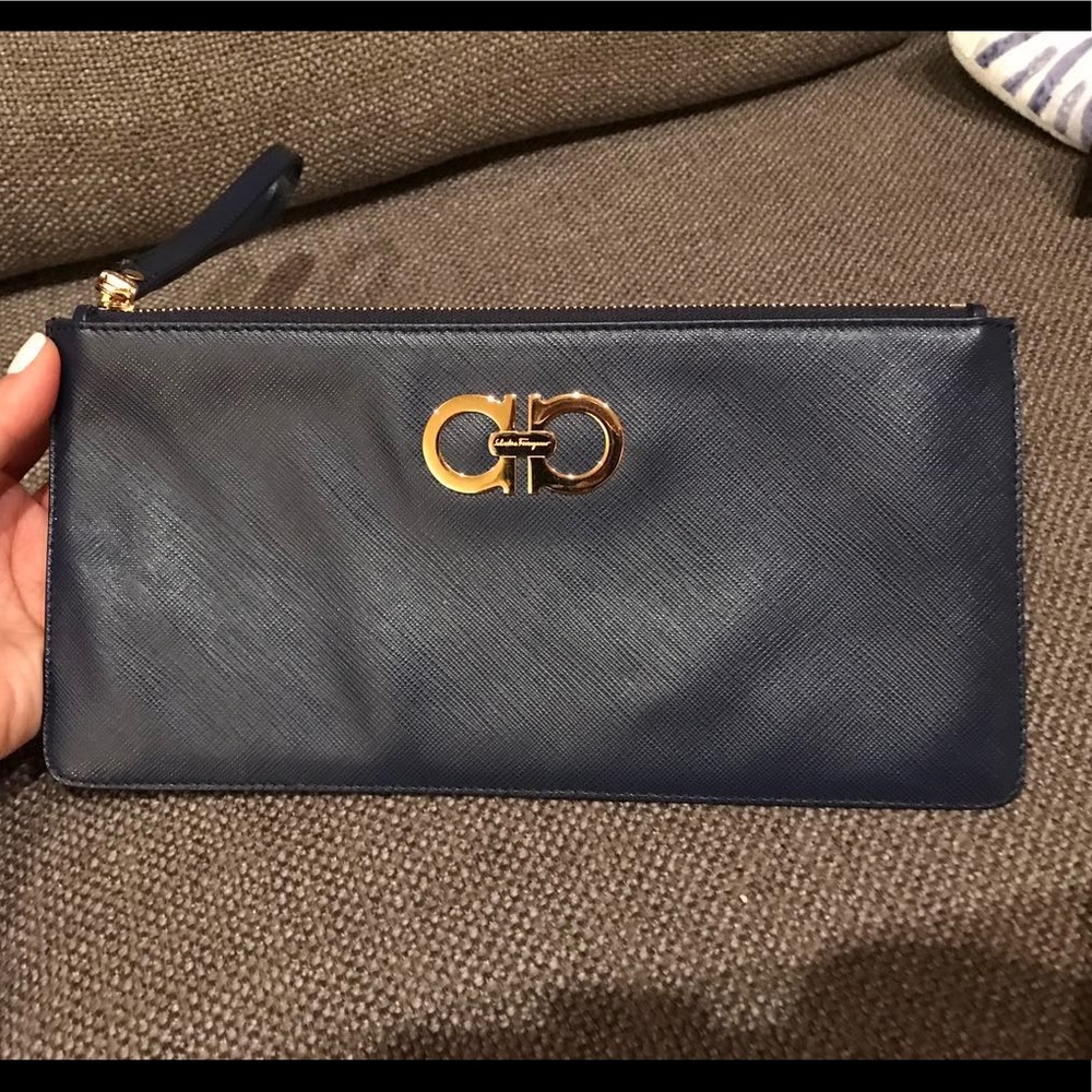 Wristlets clutch