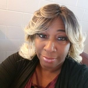 Meet your Posher, Evelyn