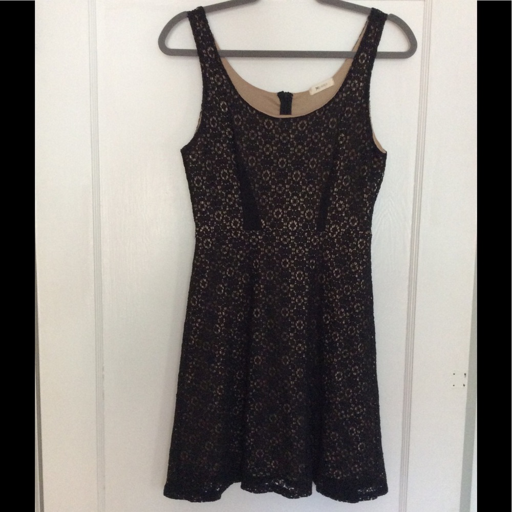 Everly black lace dress