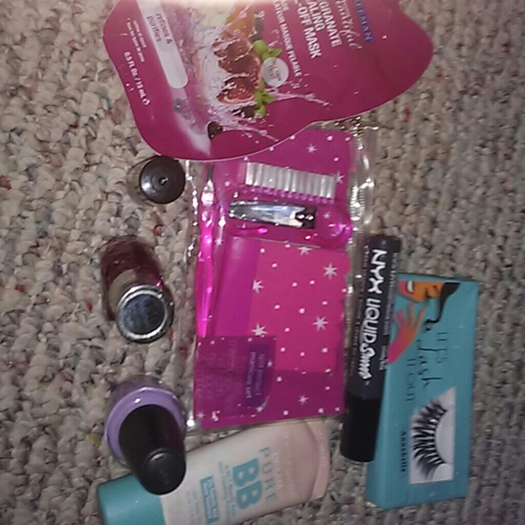 Assorted bundle - Picture 1 of 2