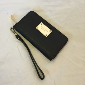 Michael Kors Wristlet Wallet