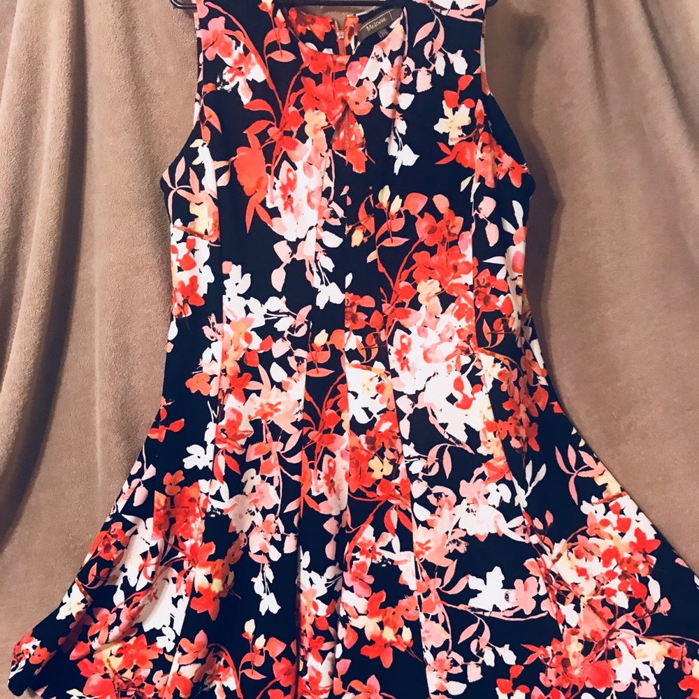💐Adorable Keyhole Floral Print Dress