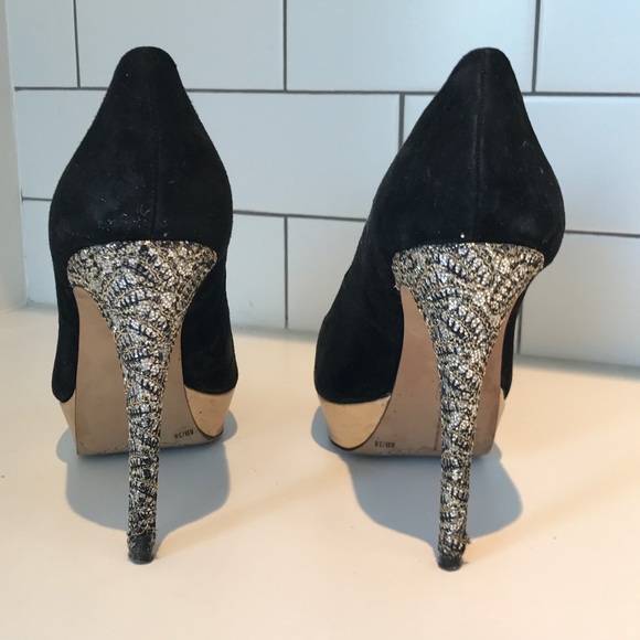 Black & Gold pointed toe heels - Picture 3 of 5