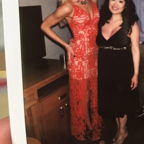 JARLO London Jayden red lace midi dress - Picture 5 of 7