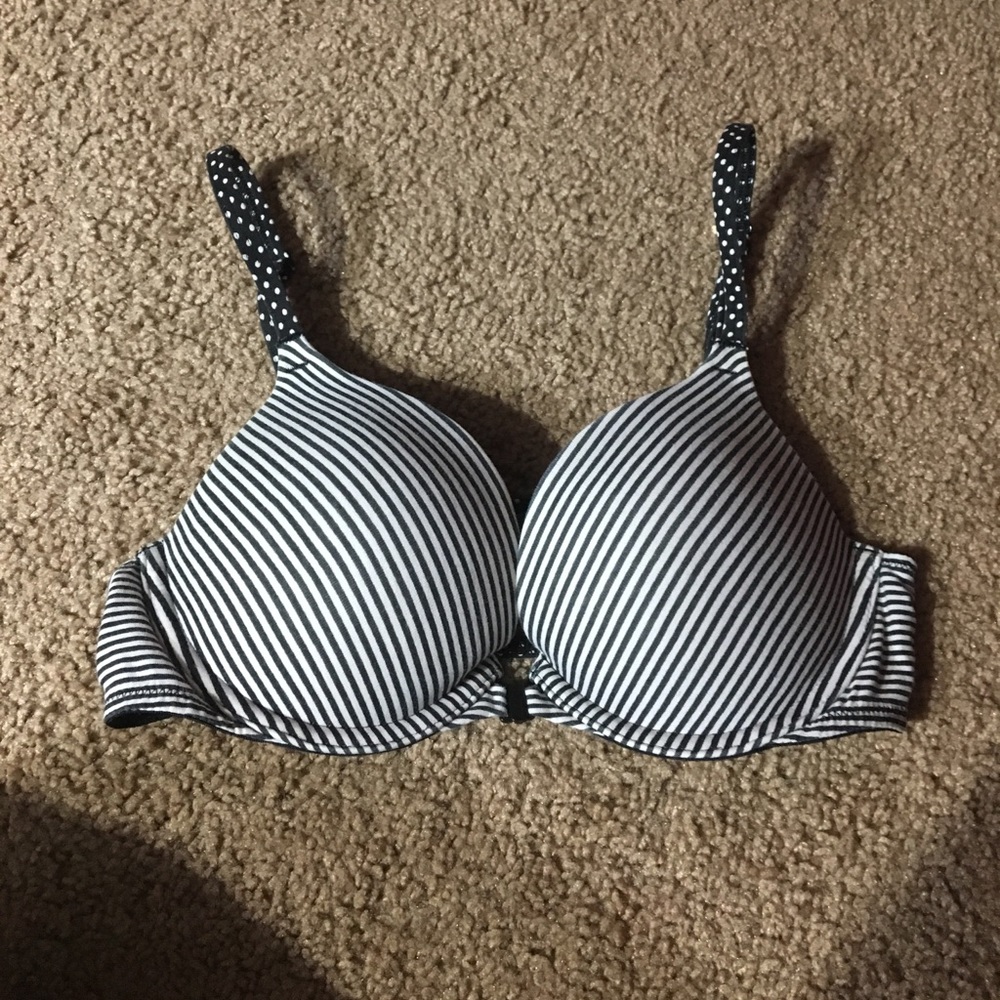 34 B