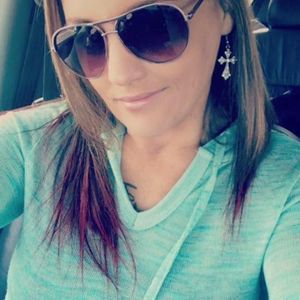 Meet your Posher, Tosha