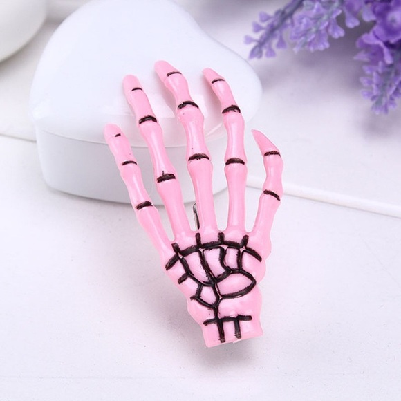 Large Skeleton Hand Hair Clips - Picture 8 of 9