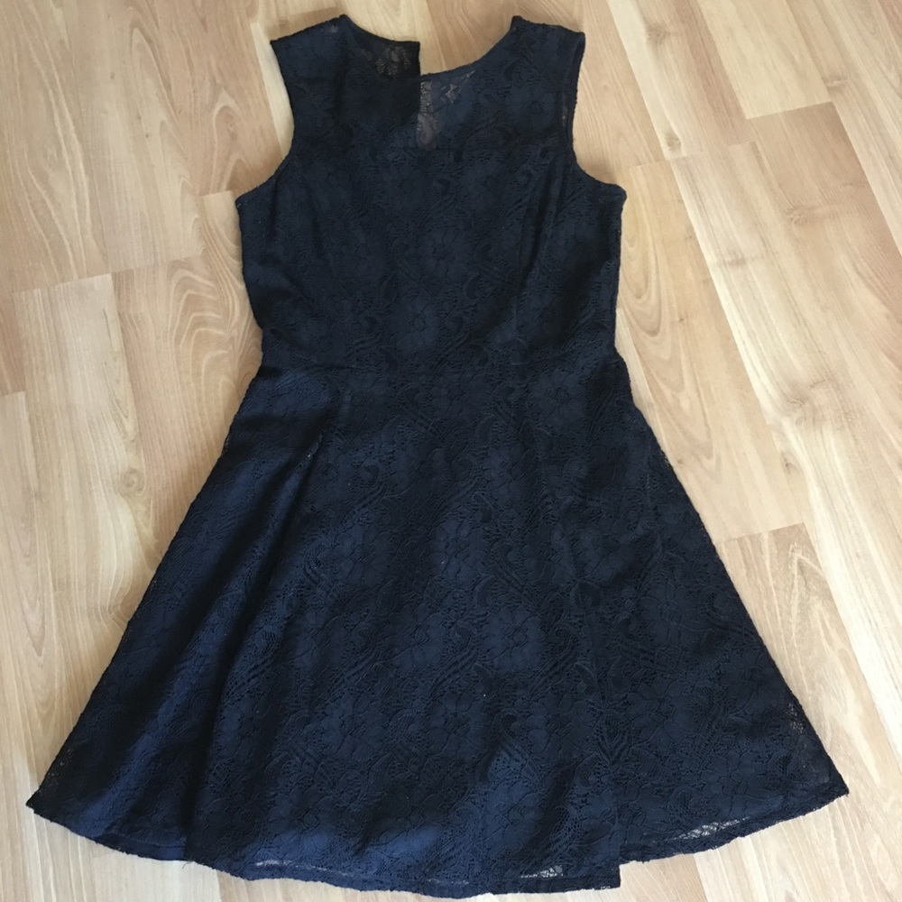 Black Banana Republic black lace dress