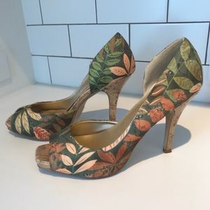 Open toe tropical print heels
