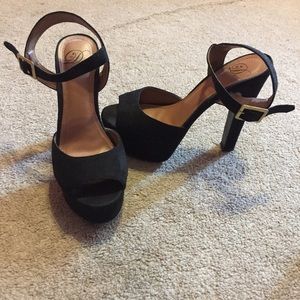 5in ALL BLACK suede? OPEN TOE HEELS 🖤 5in ALL BLACK suede? OPEN TOE HEELS 🖤