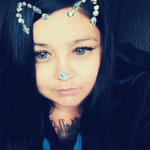 Meet your Posher, April - Picture 1 of 1