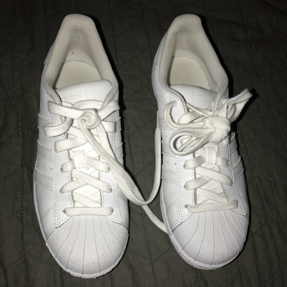 Adidas superstars