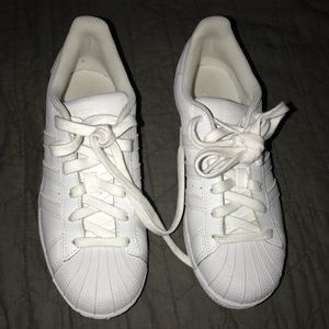 Adidas superstars