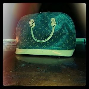 Authentic Louis vuitton large purse