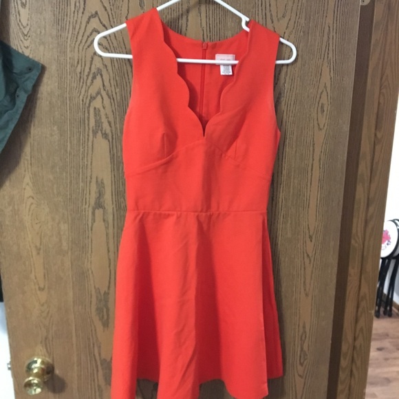 Tangerine dress with scalloped neckline - Picture 2 of 3