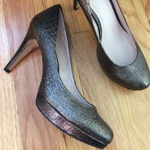 Bronze Vince Camuto platform heels Bronze Vince Camuto platform heels