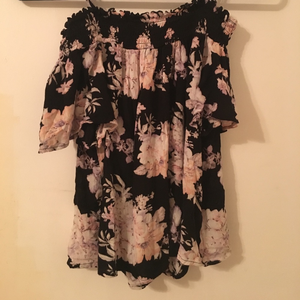 Size M over the shoulder top