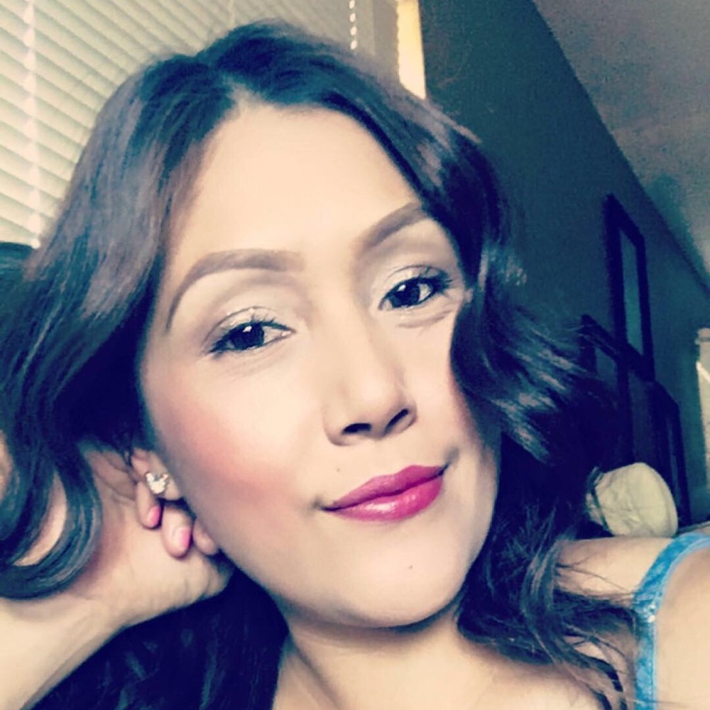 Meet your Posher, Elvia