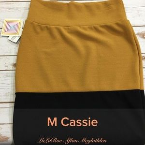 Lularoe Cassie pencil skirt Lularoe Cassie pencil skirt