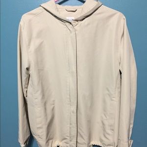 Caching lightweight rain coat