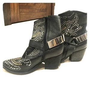 Jeffrey Campbell size W5 Studded mid ankle boots