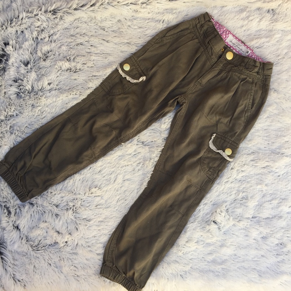 👖 FALL READY H&M Kids Green pants size 4T 🍁👖