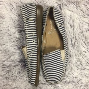 'NWOT Aerosoles Canvas Striped Slip On Shoes 'NWOT Aerosoles Canvas Striped Slip On Shoes
