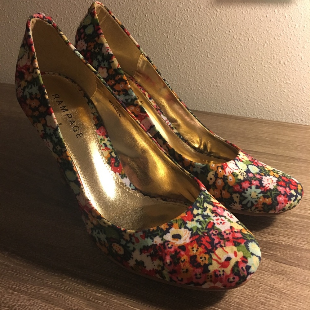 Floral Pumps