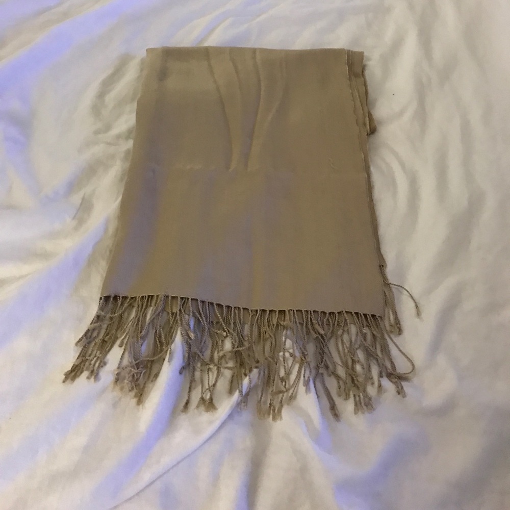 Troupe color scarf or pajmeena