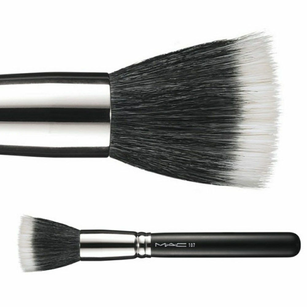MAC authentic 187 brush