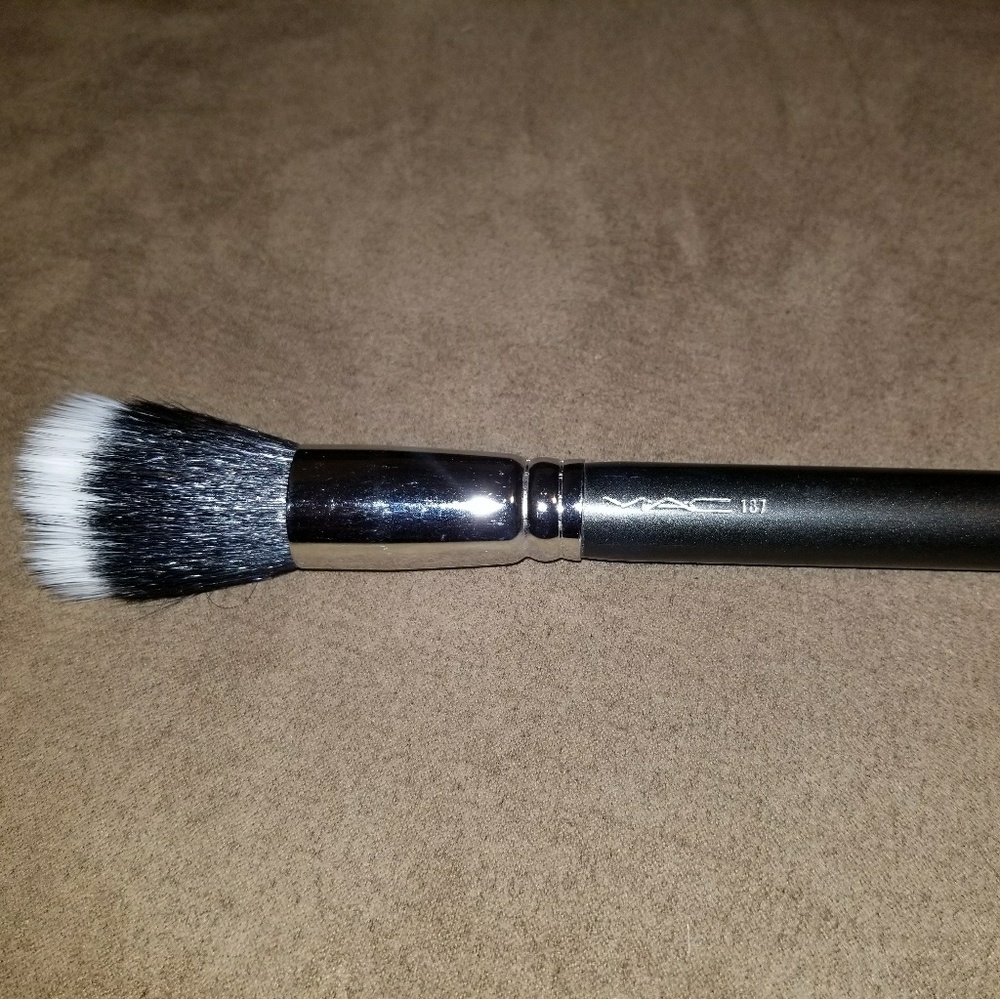 MAC authentic 187 brush - Picture 2 of 4