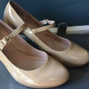 Steve Madden Nude Mary Jane Patent Pumps Steve Madden Nude Mary Jane Patent Pumps