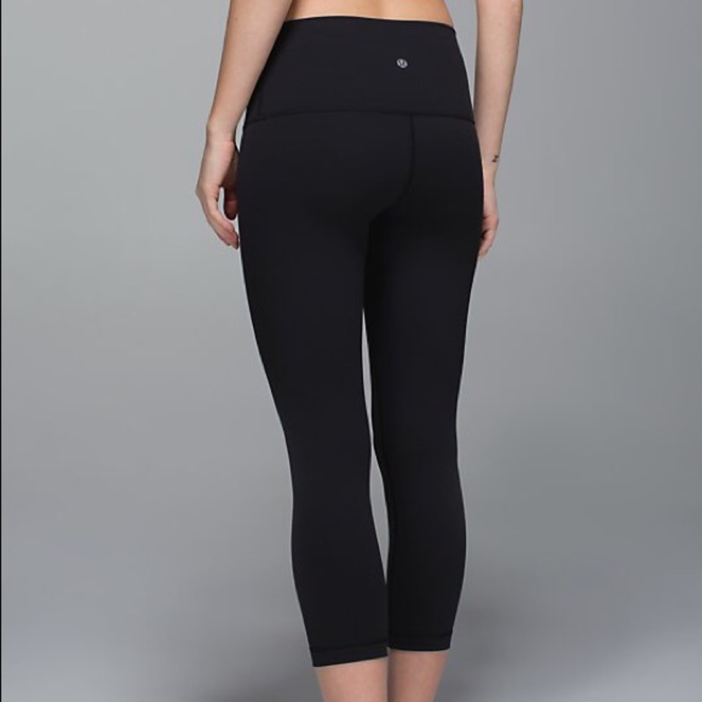 Lululemon cropped black wonder under leggings