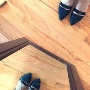 Black banded flat by BP Black banded flat by BP
